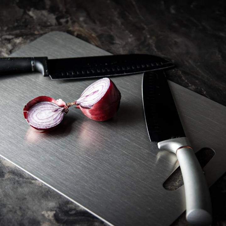 TitanEdge - Titanium Cutting Board