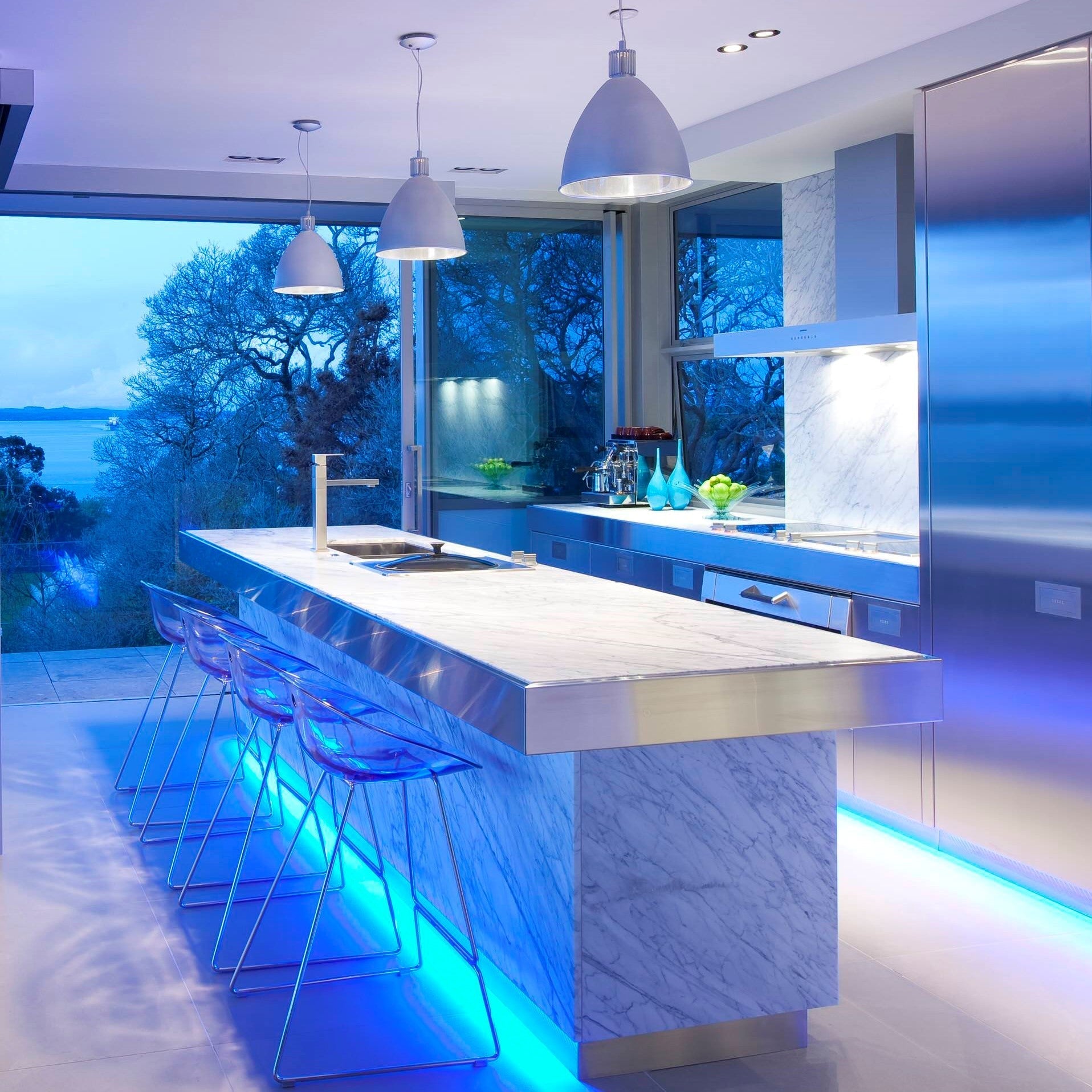 Remote-controlled Color LED strip | GlowFlex