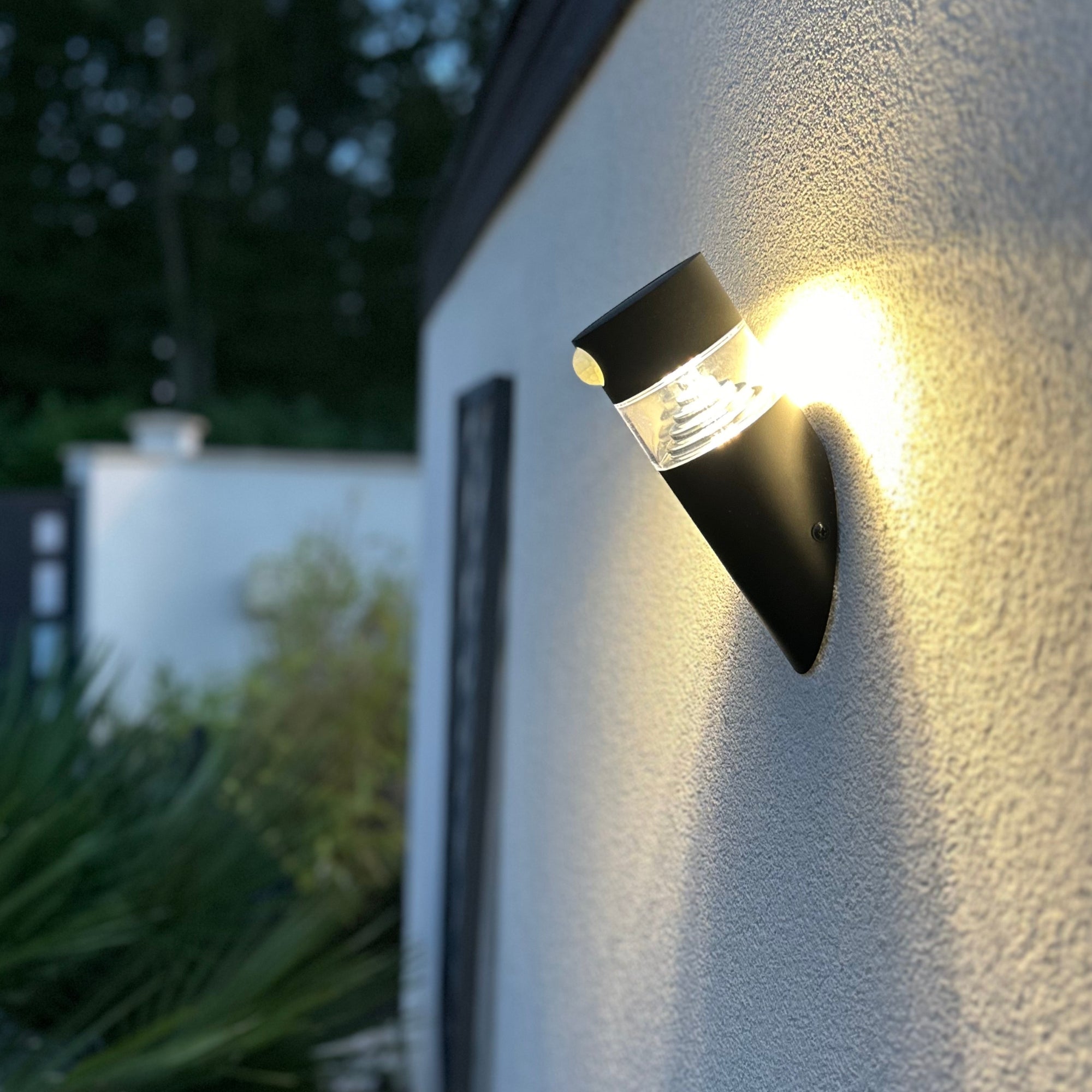 Solcelled Udendørs Væglampe med LED-belysning til Effektiv Belysning-4