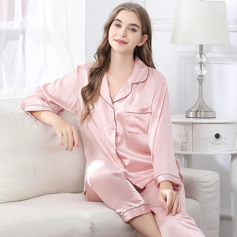 Monique – Den Ultimative Satin Silke Pyjama