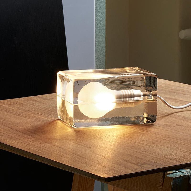 Minimalistisk Bordlampe med Transparent Glaskube | ClearCube