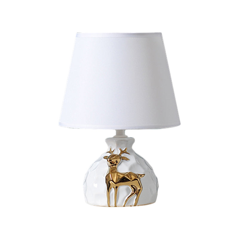 Elegant Keramisk Hjorte Bordlampe | DeerLuxe