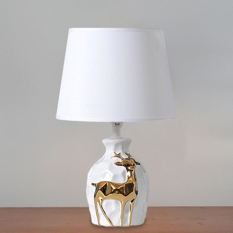 Elegant Keramisk Hjorte Bordlampe | DeerLuxe