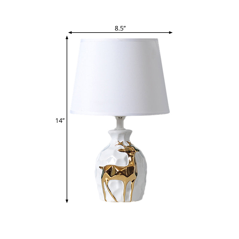 Elegant Keramisk Hjorte Bordlampe | DeerLuxe