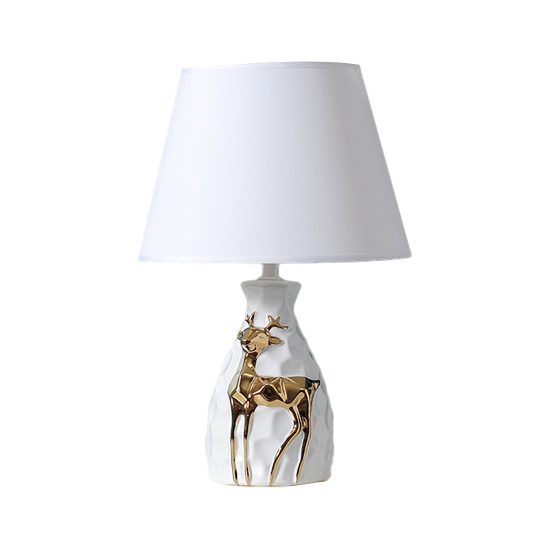 Elegant Keramisk Hjorte Bordlampe | DeerLuxe