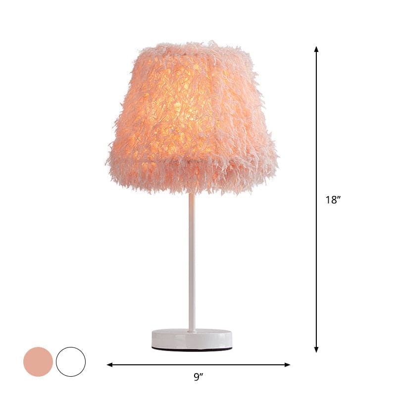 Elegant Fjer Bordlampe | FeatherGlow