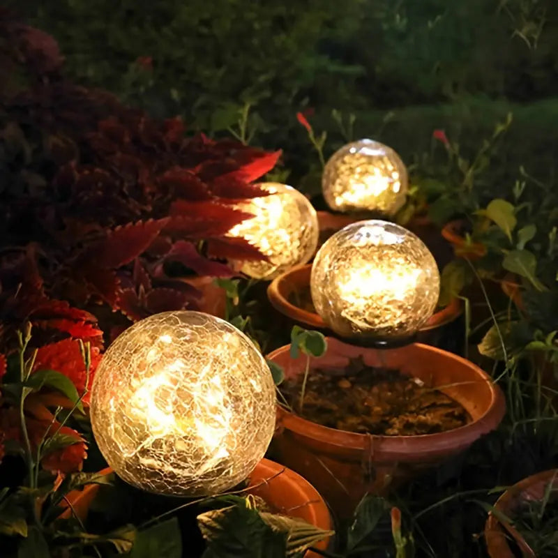 Luxurious & Modern Round Garden Lamp | SolarSphere