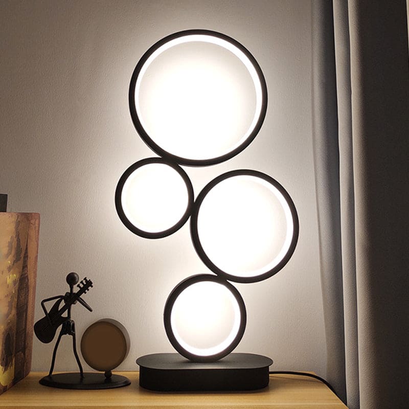 Simple stacked table lamp with circular base | CircleStack