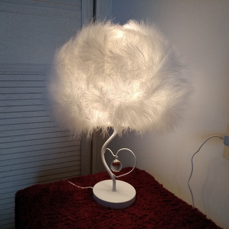 Skandinavisk Romantisk Fjerlampe | FeatherGlow