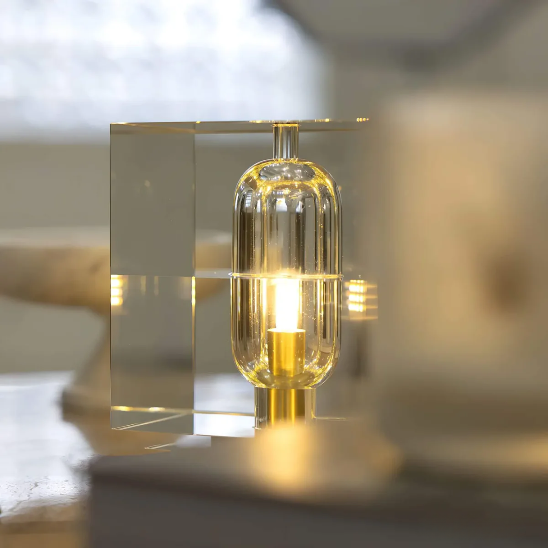 Bordlampe – Elegant og Glitrende | CrystalCopper