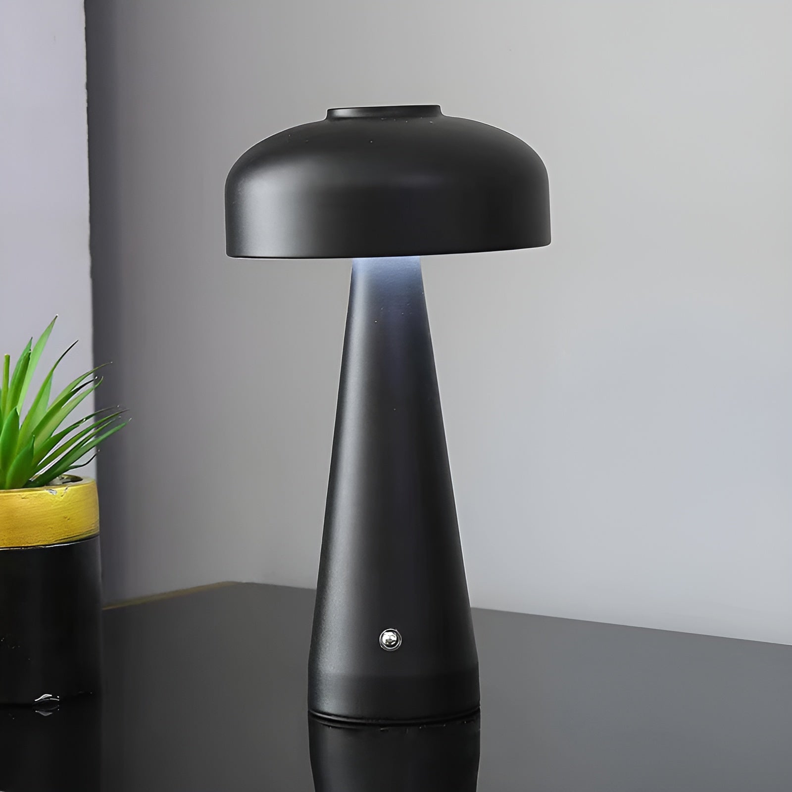 Wireless Nordic LED Table Lamp | NordicBeam