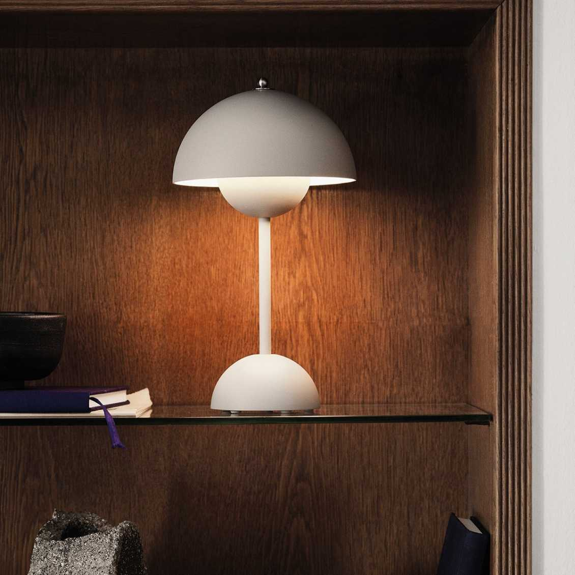 LED table lamp for an atmospheric interior | LunarGlow