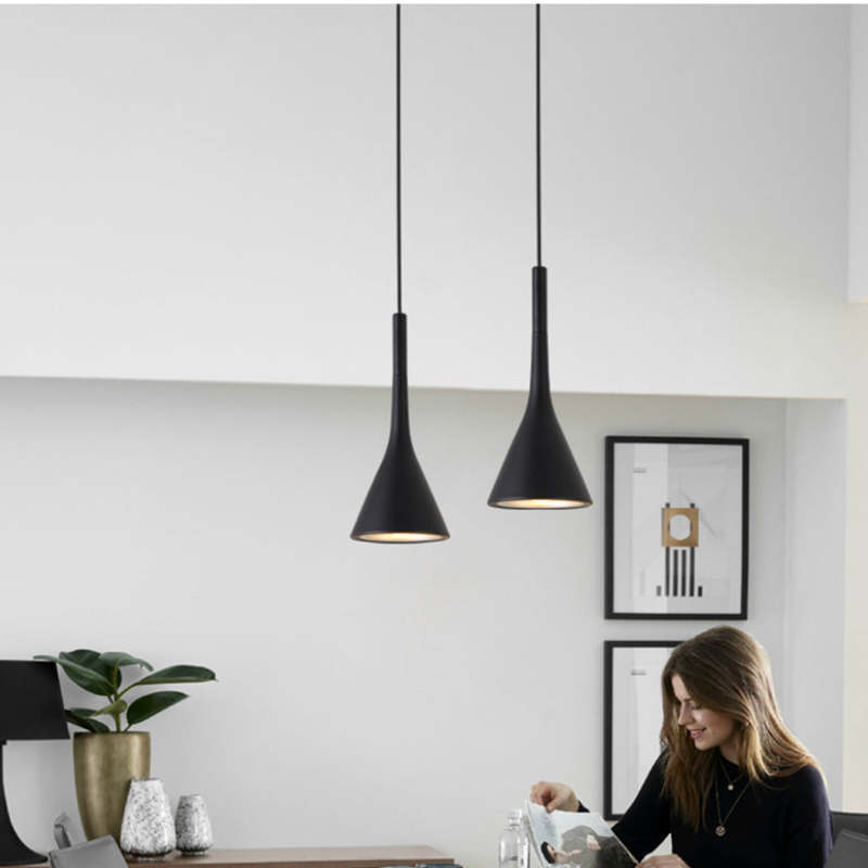 Stilfuld Trekantet Loftlampe | GeoShine