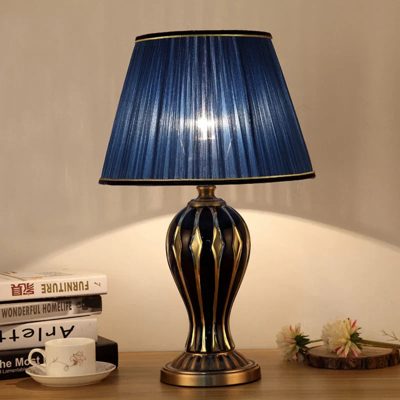 Klassisk Bordlampe i Antik Design | AntiqueGlow