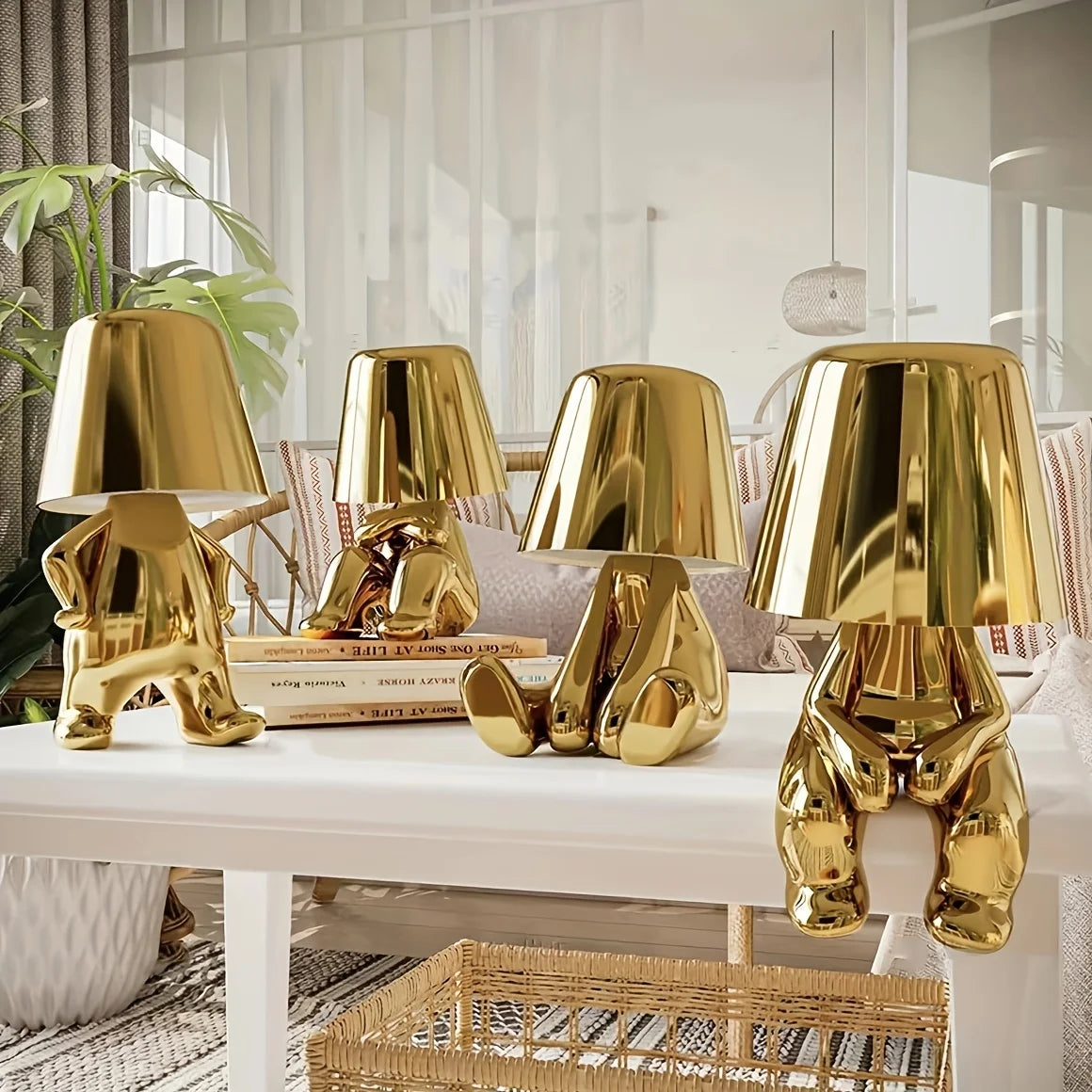 GoldenGrace - Guld Statue Bordlampe