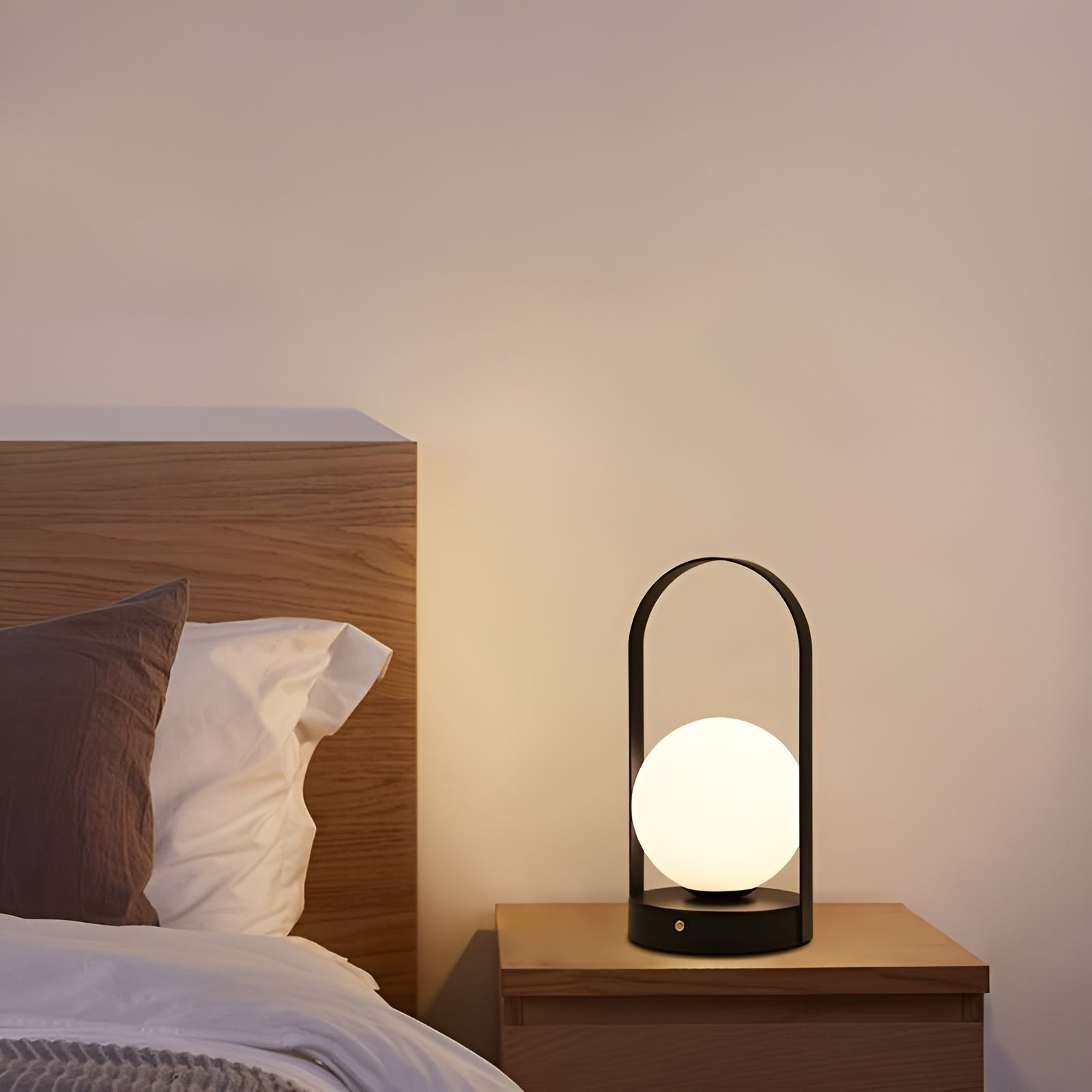 Wireless Table Lamp of High Quality | LuxeLite