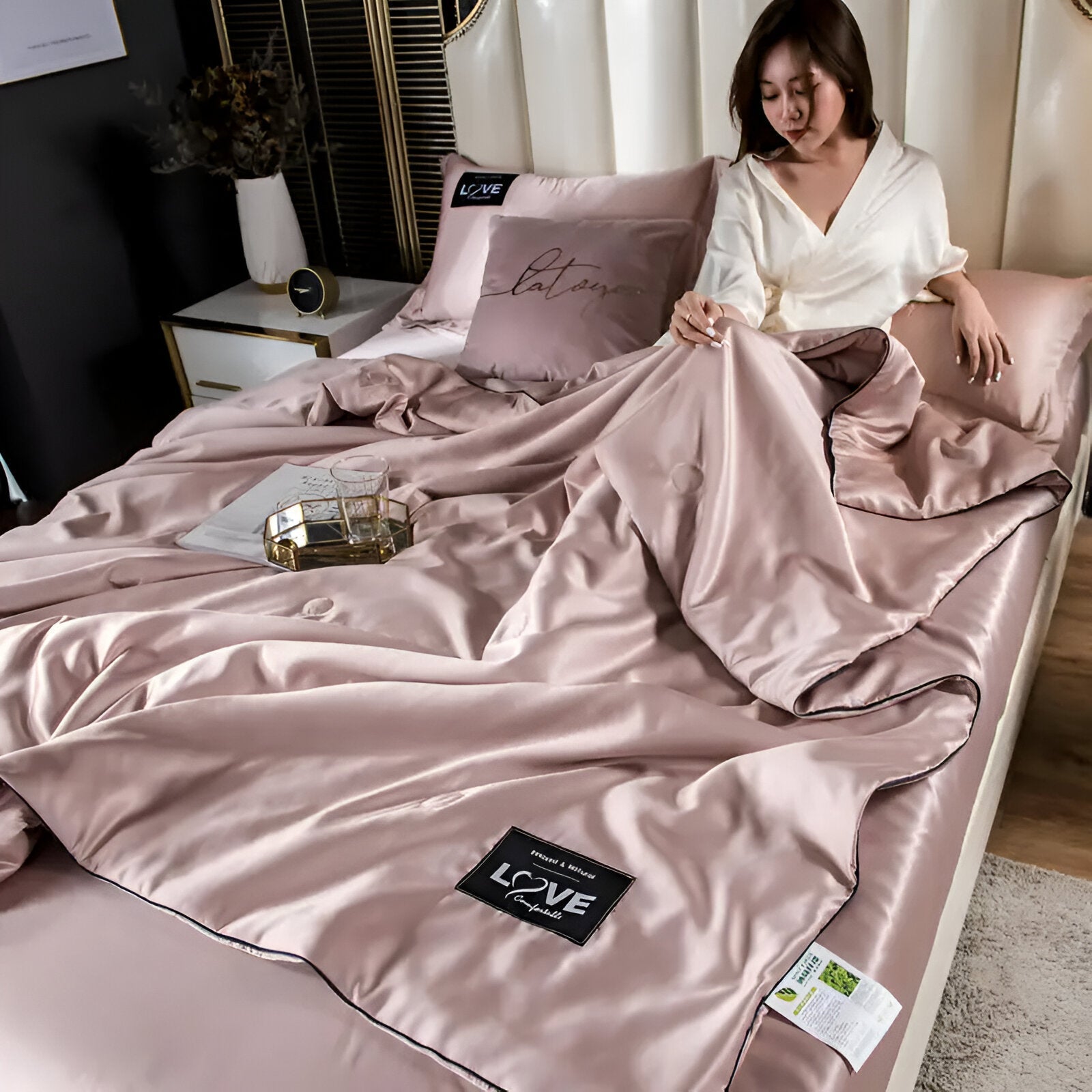 Soft and Breathable Satin Silk Bedding | AllSeasonLuxe