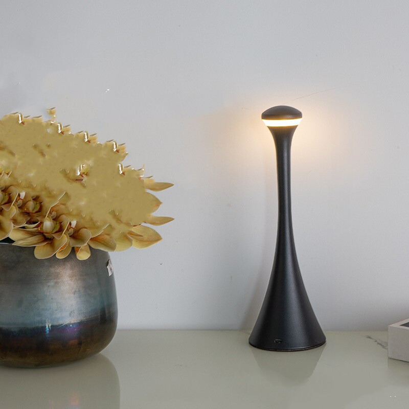 Moderne Genopladelig Bordlampe – Elegant og Trådløs | ModernGlow