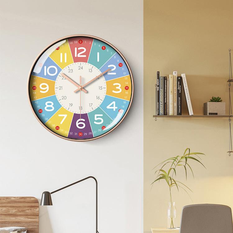 Silent wall clock for the children's room | QuietClock