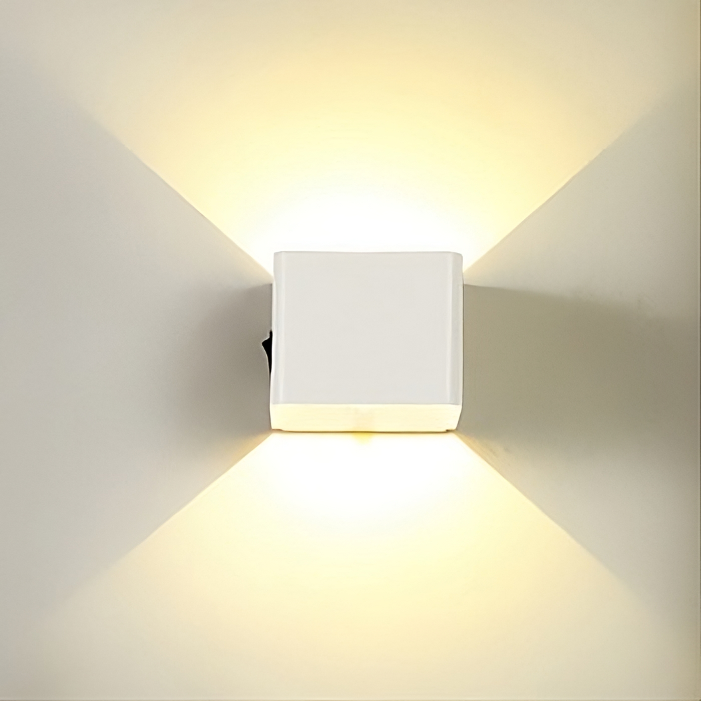 Unique wall lamps for a luxurious atmosphere | LuxoraLight