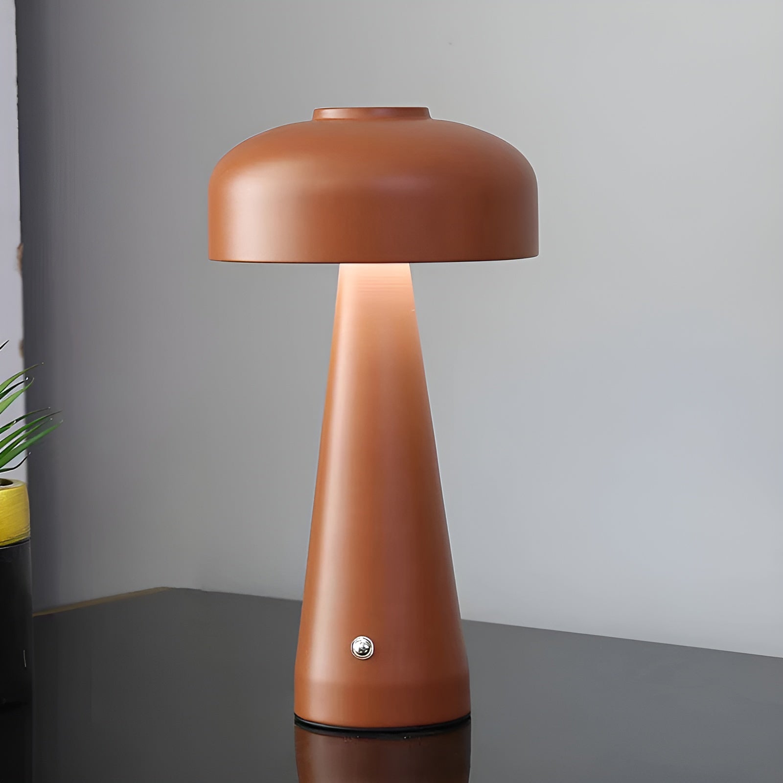 Wireless Nordic LED Table Lamp | NordicBeam