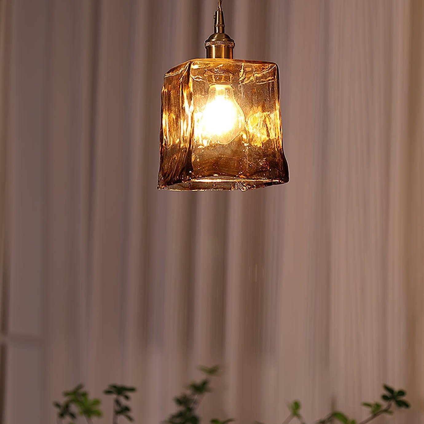 Rustik Klokkeformet Lampe | BellAmber