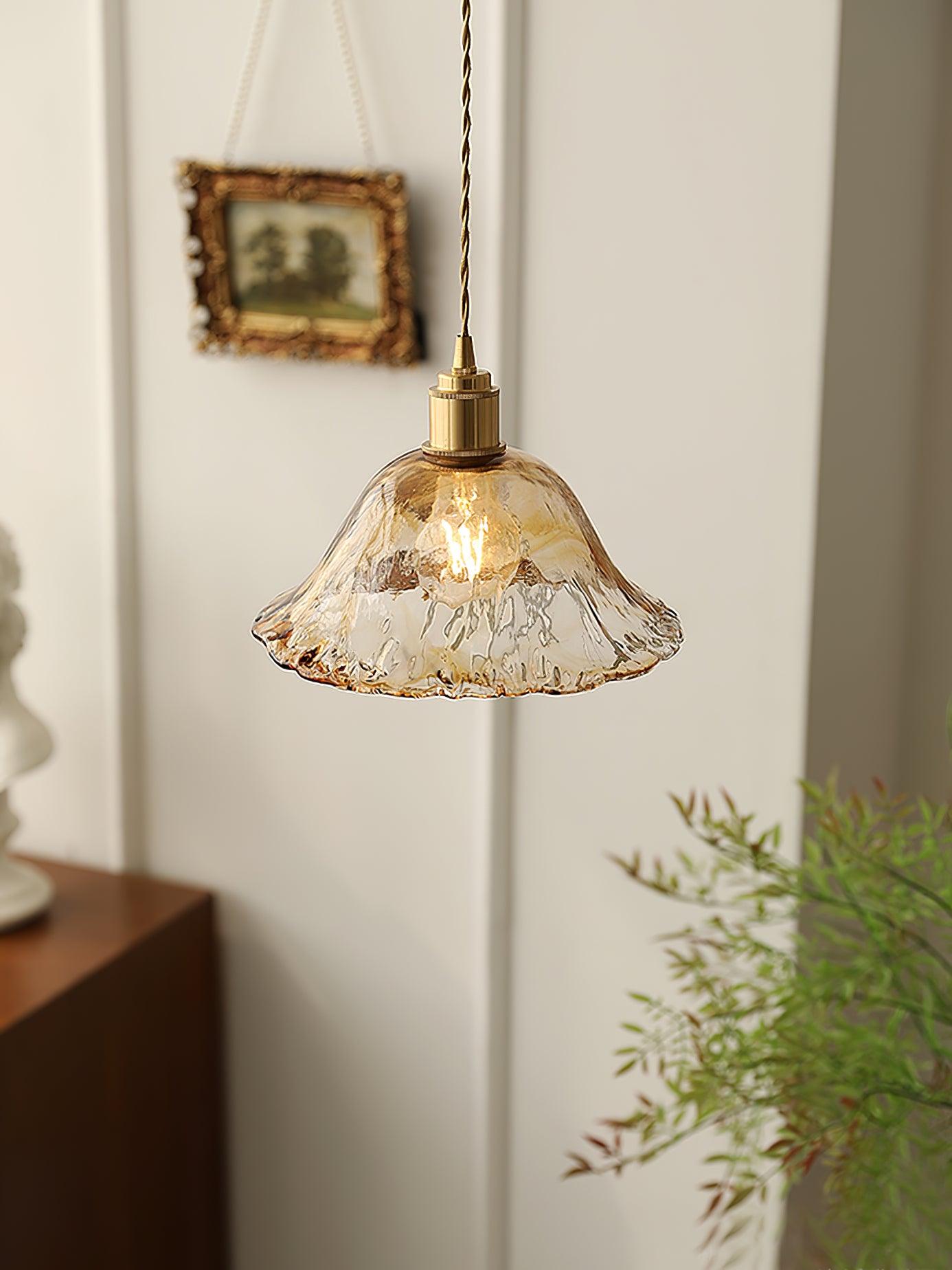 Rustik Klokkeformet Lampe | BellAmber