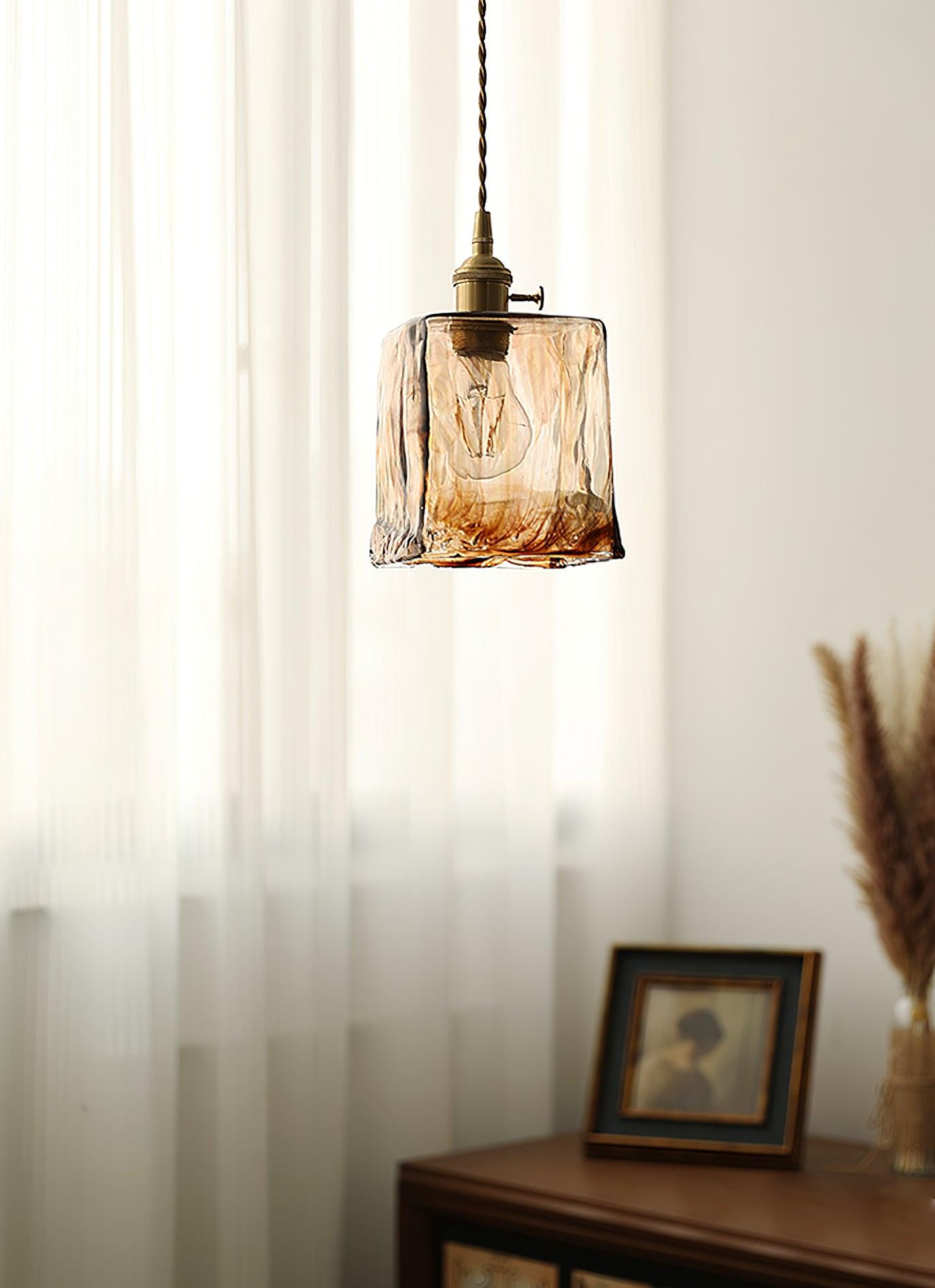 Rustik Klokkeformet Lampe | BellAmber