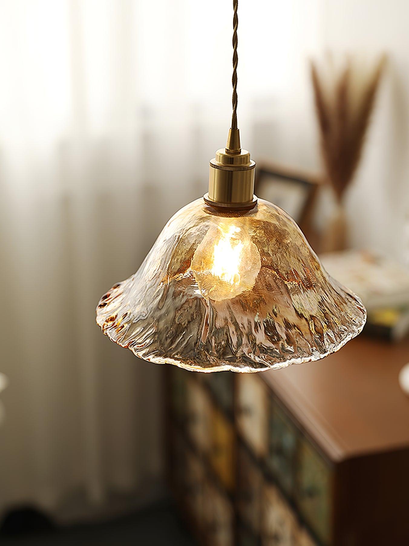 Rustik Klokkeformet Lampe | BellAmber