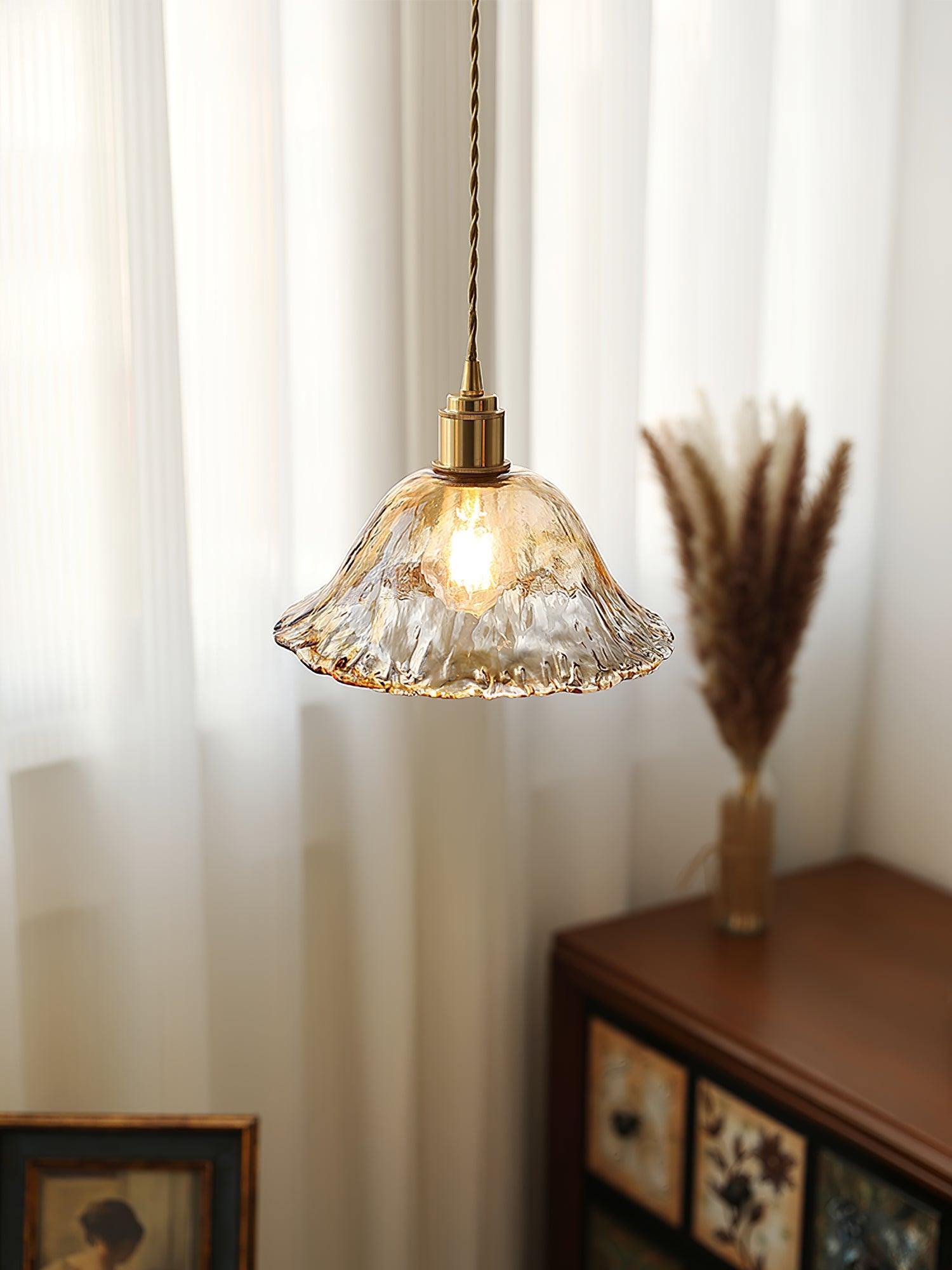 Rustik Klokkeformet Lampe | BellAmber