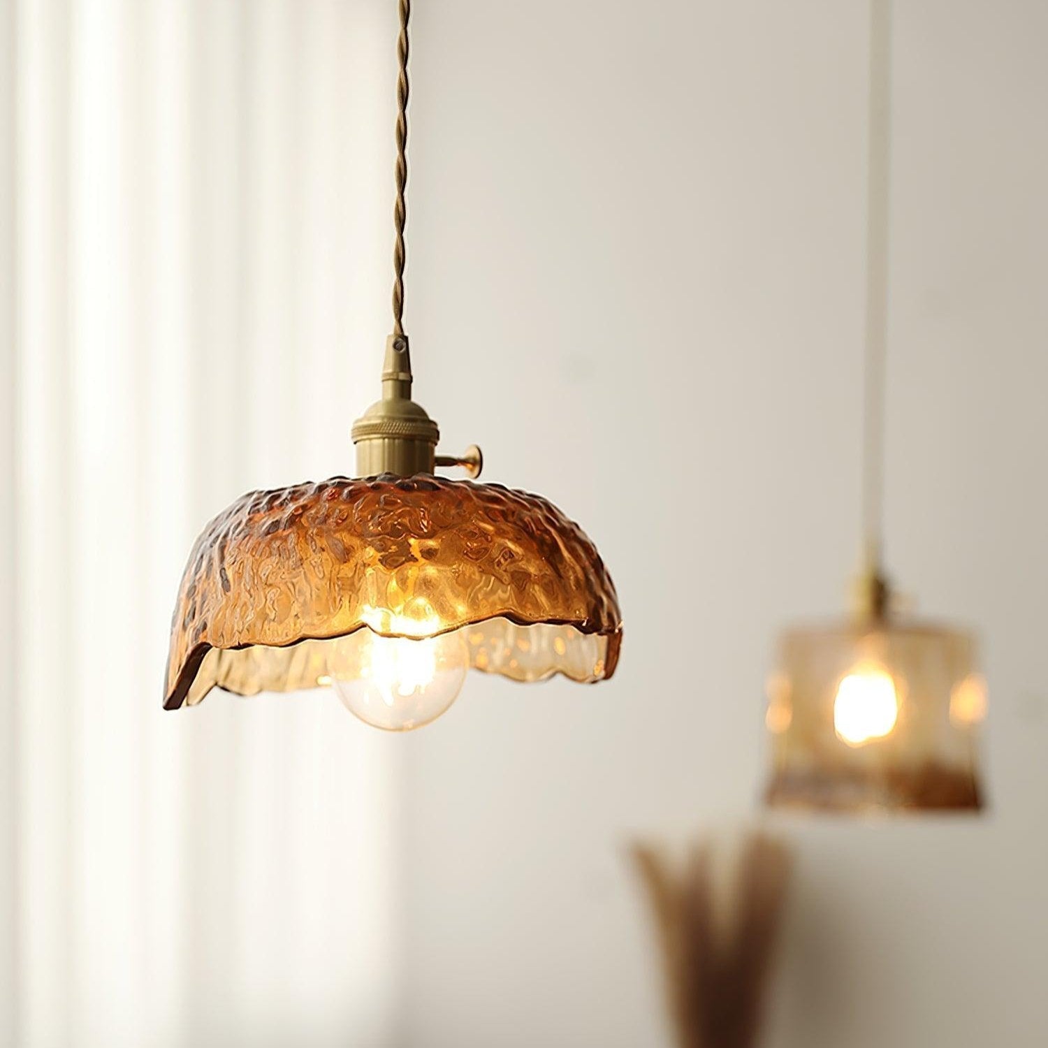 Rustik Klokkeformet Lampe | BellAmber