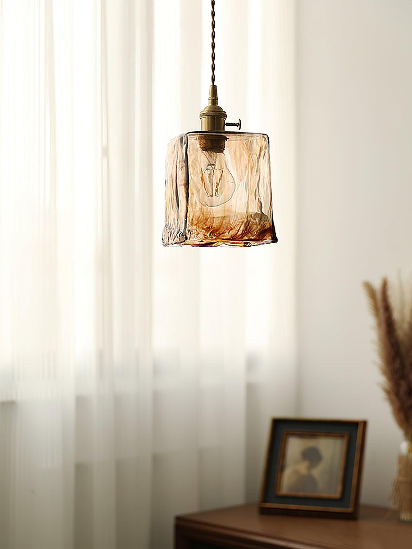 Rustik Klokkeformet Lampe | BellAmber