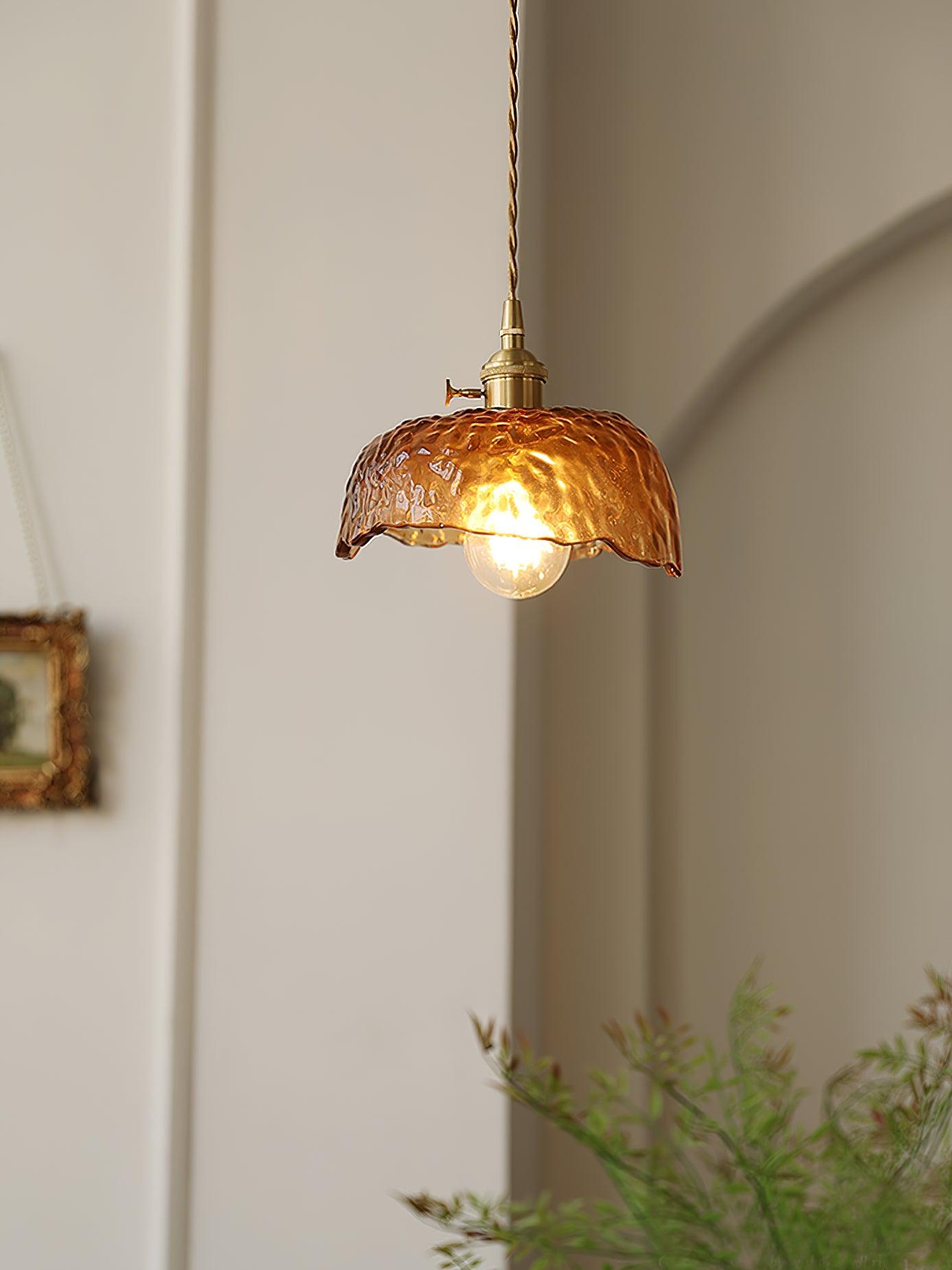 Rustik Klokkeformet Lampe | BellAmber