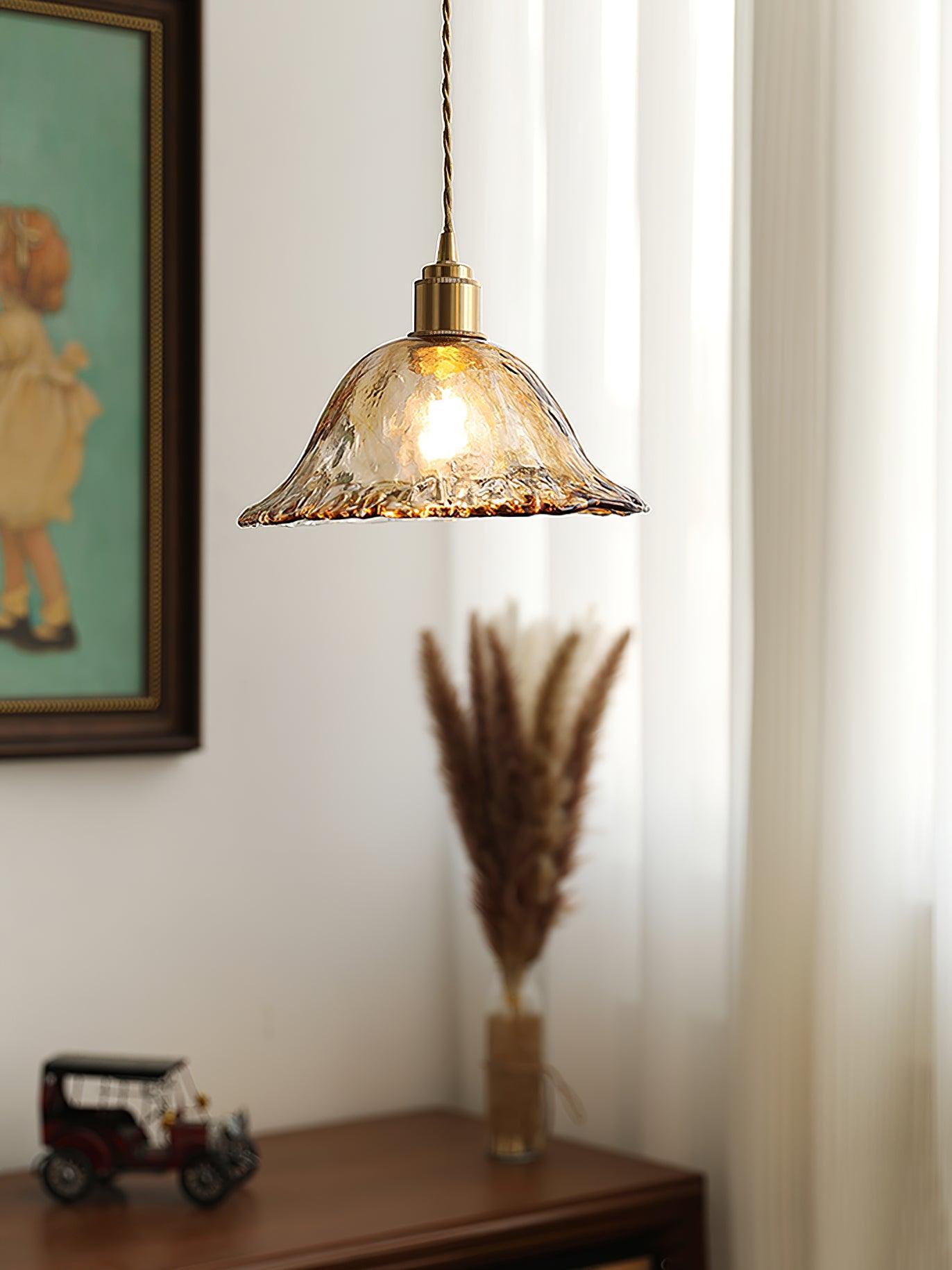 Rustik Klokkeformet Lampe | BellAmber