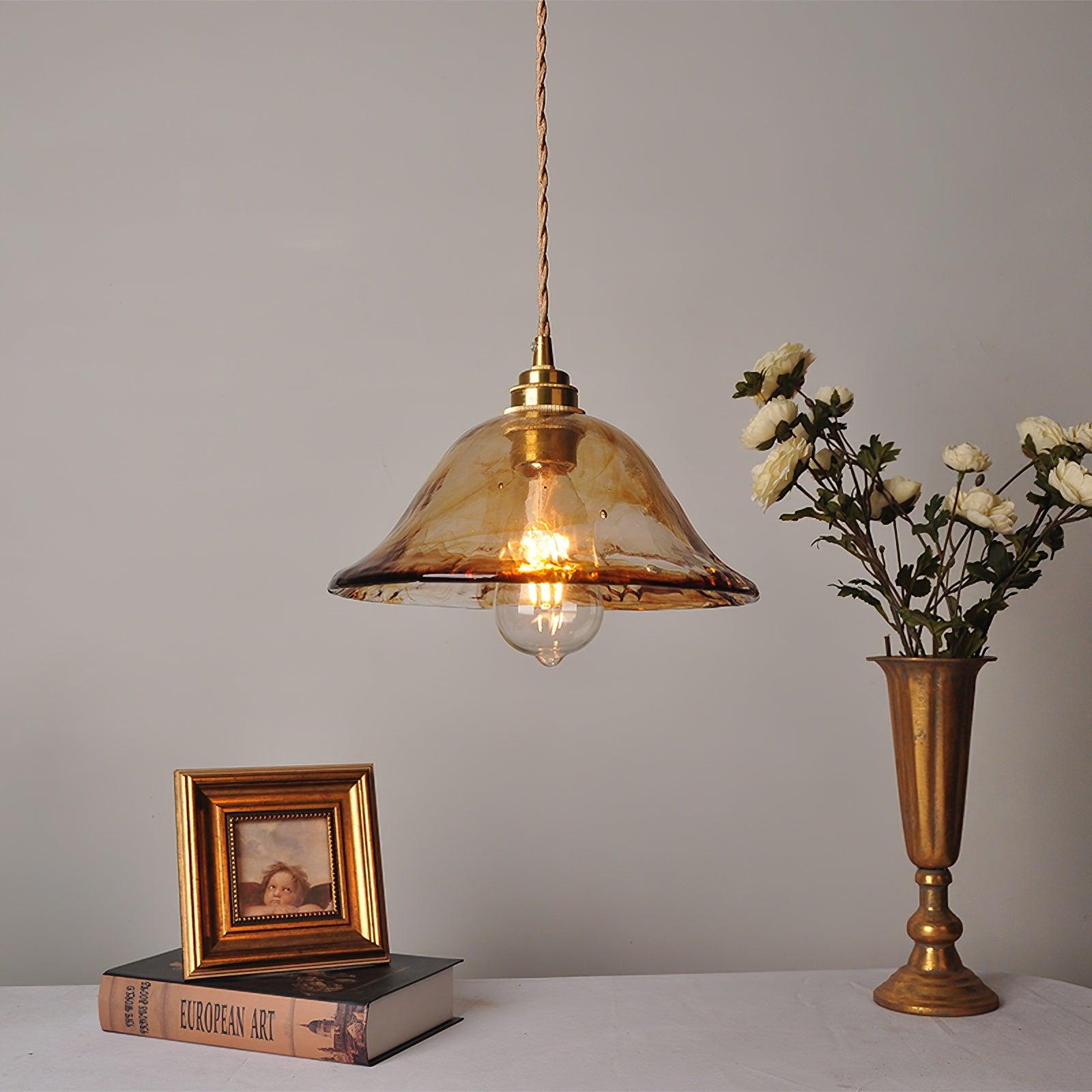 Rustik Klokkeformet Lampe | BellAmber