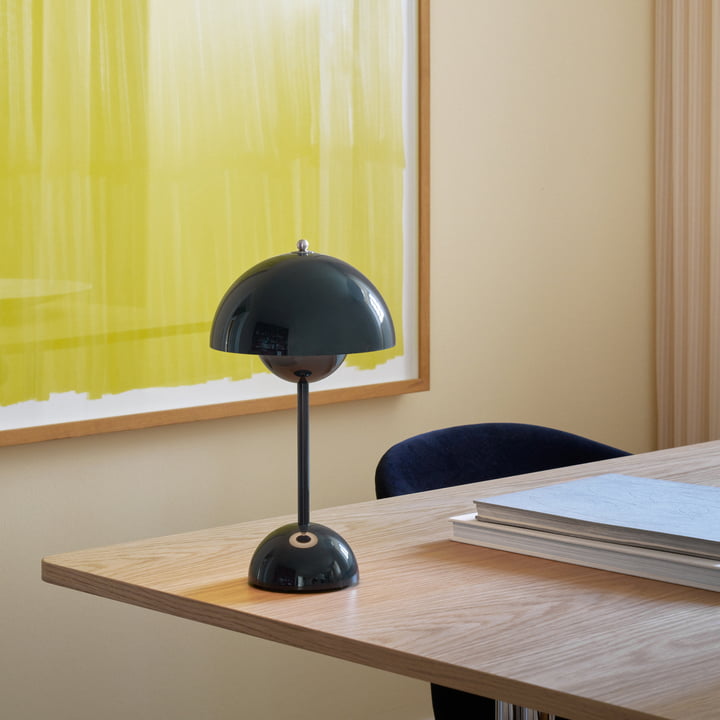 LED table lamp for an atmospheric interior | LunarGlow