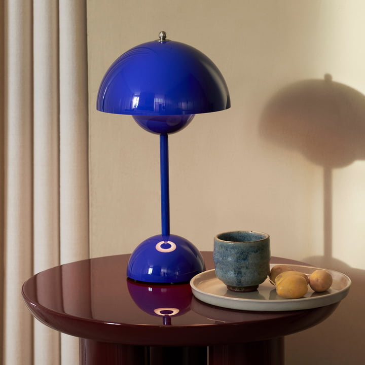 LED table lamp for an atmospheric interior | LunarGlow