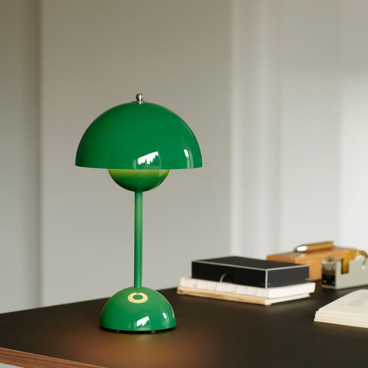 LED table lamp for an atmospheric interior | LunarGlow