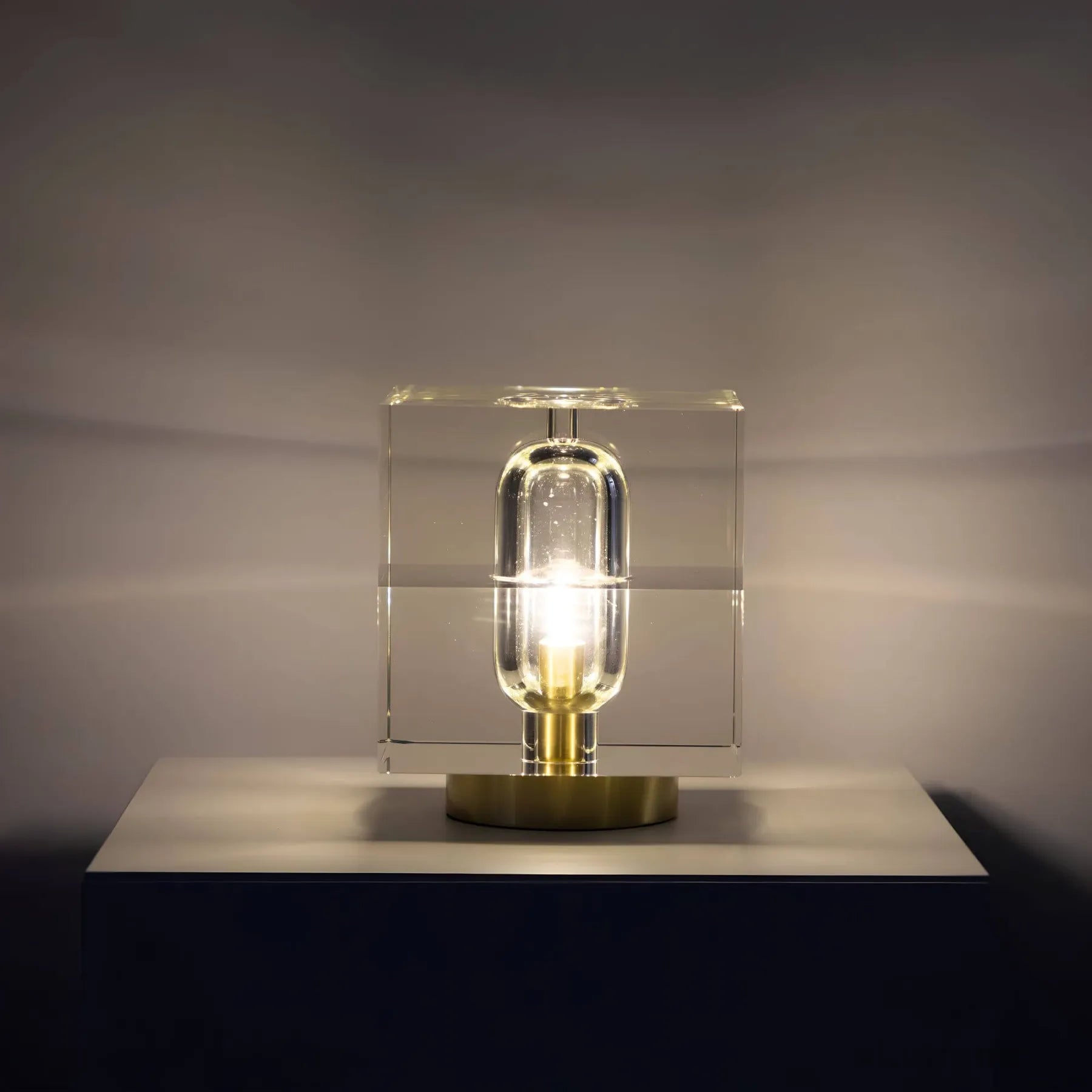 Bordlampe – Elegant og Glitrende | CrystalCopper