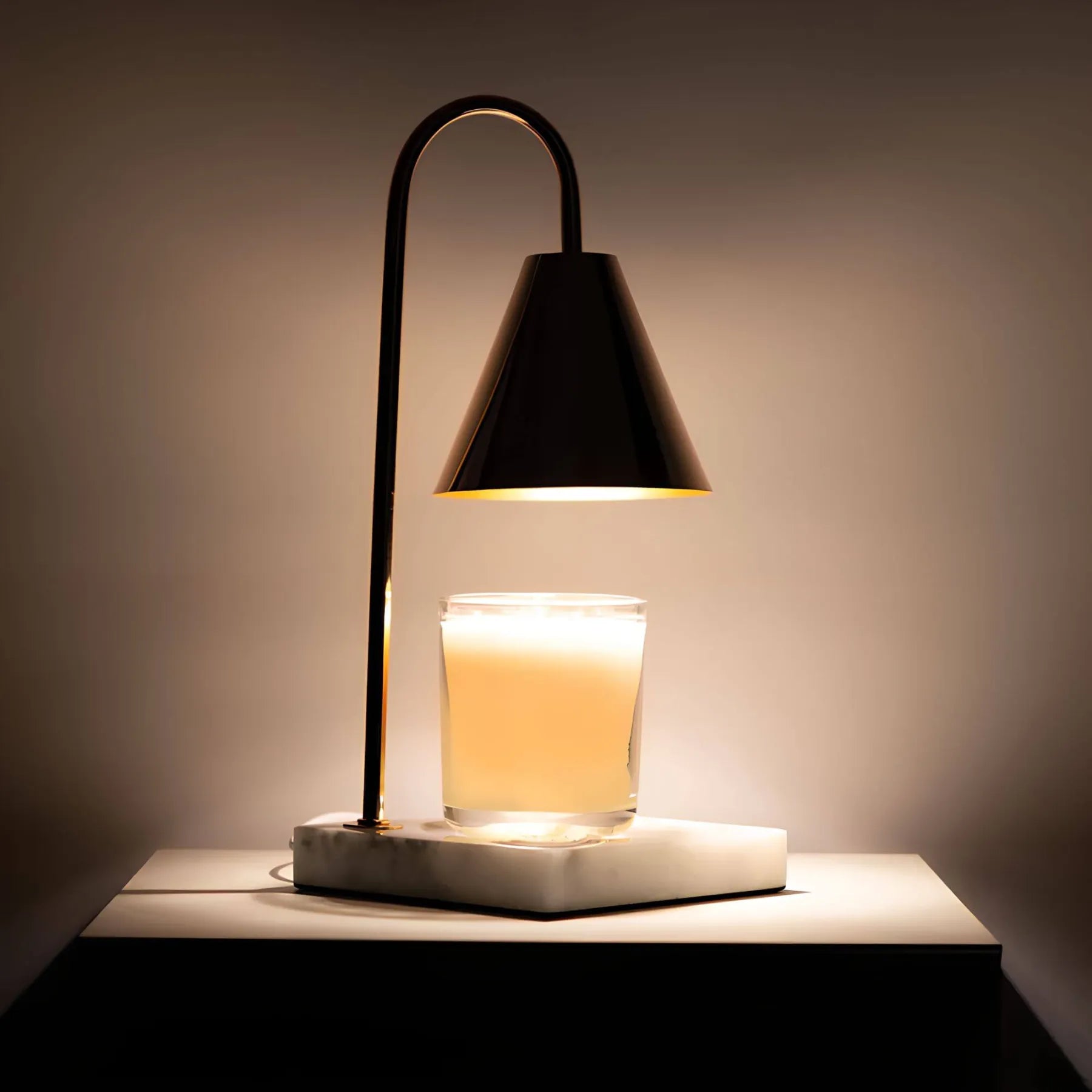 Bordlampe – Luksuriøs og Elegant | MarbleLine