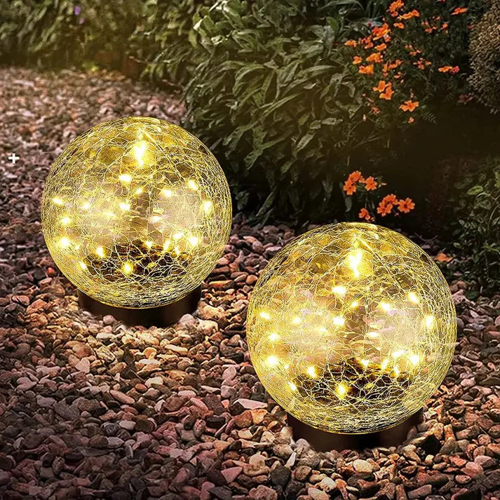 Luxurious & Modern Round Garden Lamp | SolarSphere