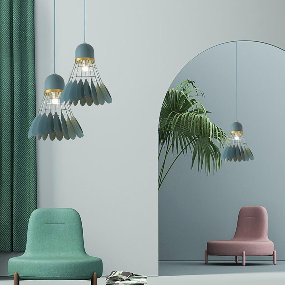 Kunstnerisk Fjer Loftlampe | FeatherAura