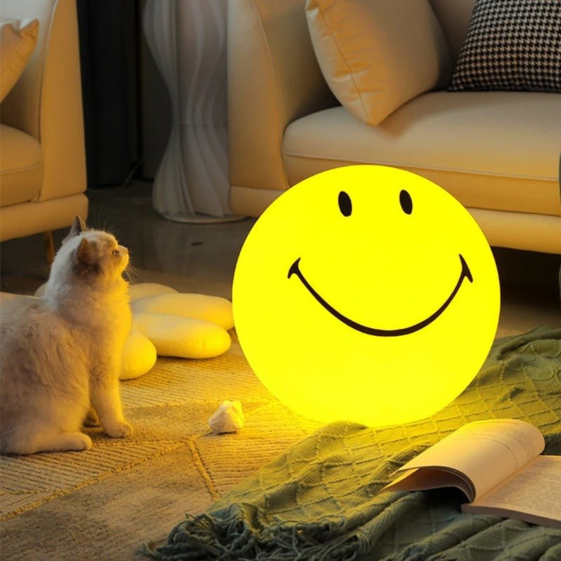 Smiley Natlys med Genopladelig LED | GlowBuddy